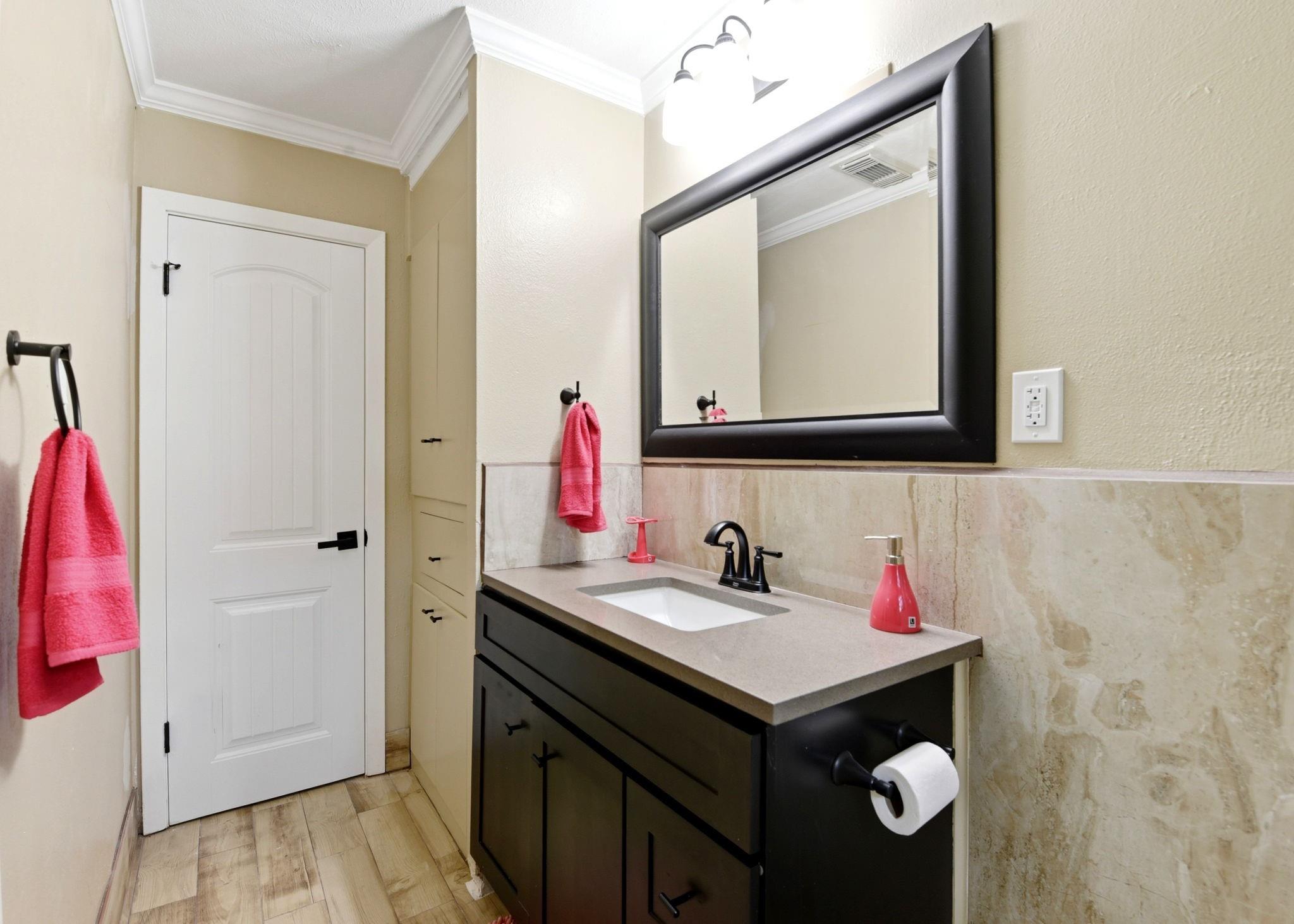 5714 Nina Lee Lane