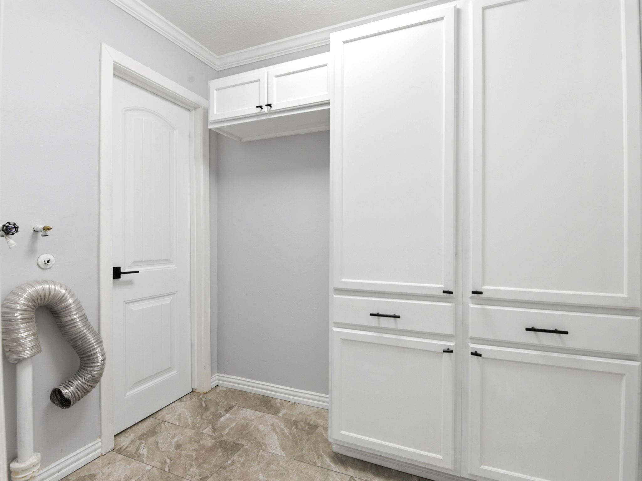5714 Nina Lee Lane