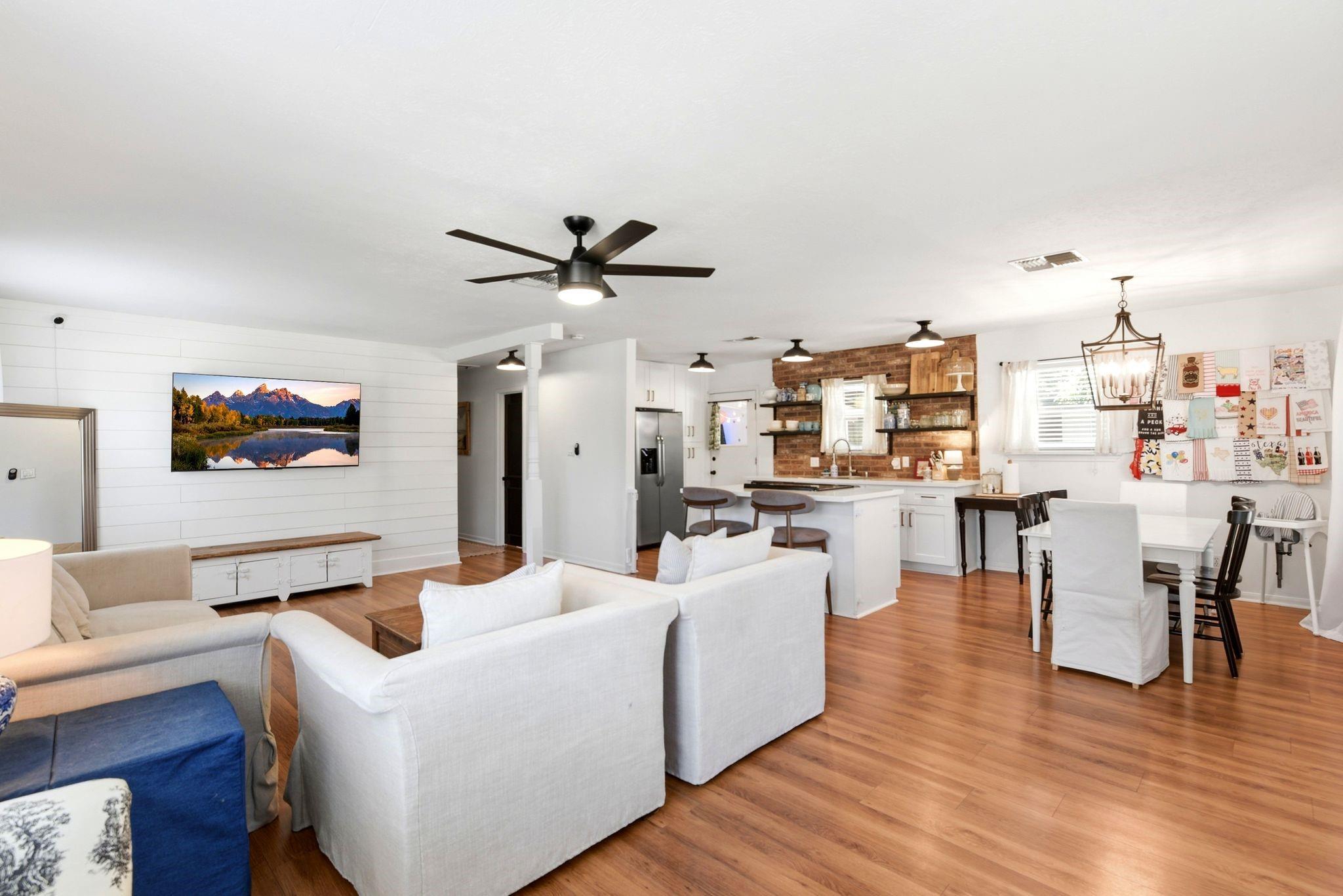 10707 Hillside Drive