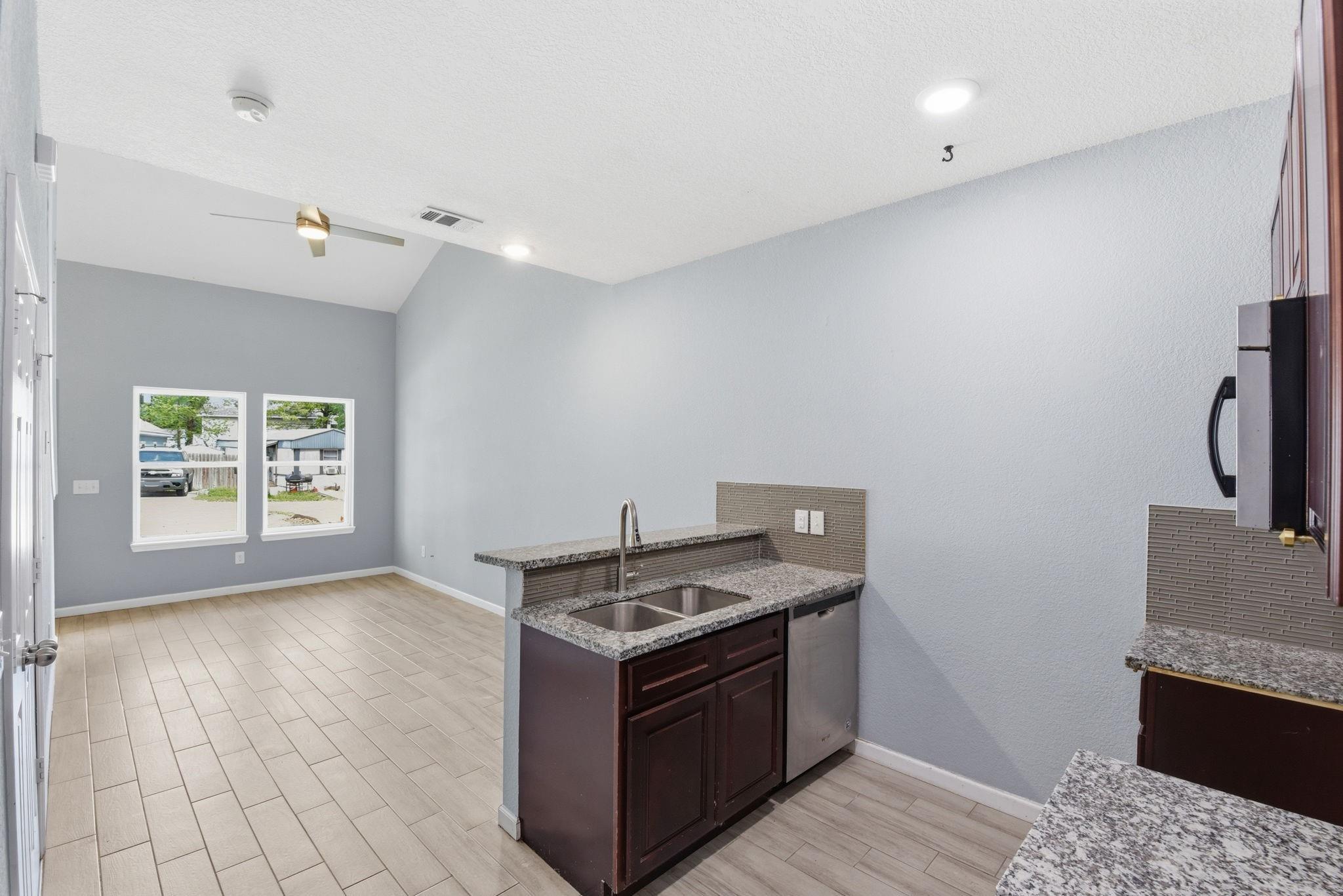 16831 Balmoral