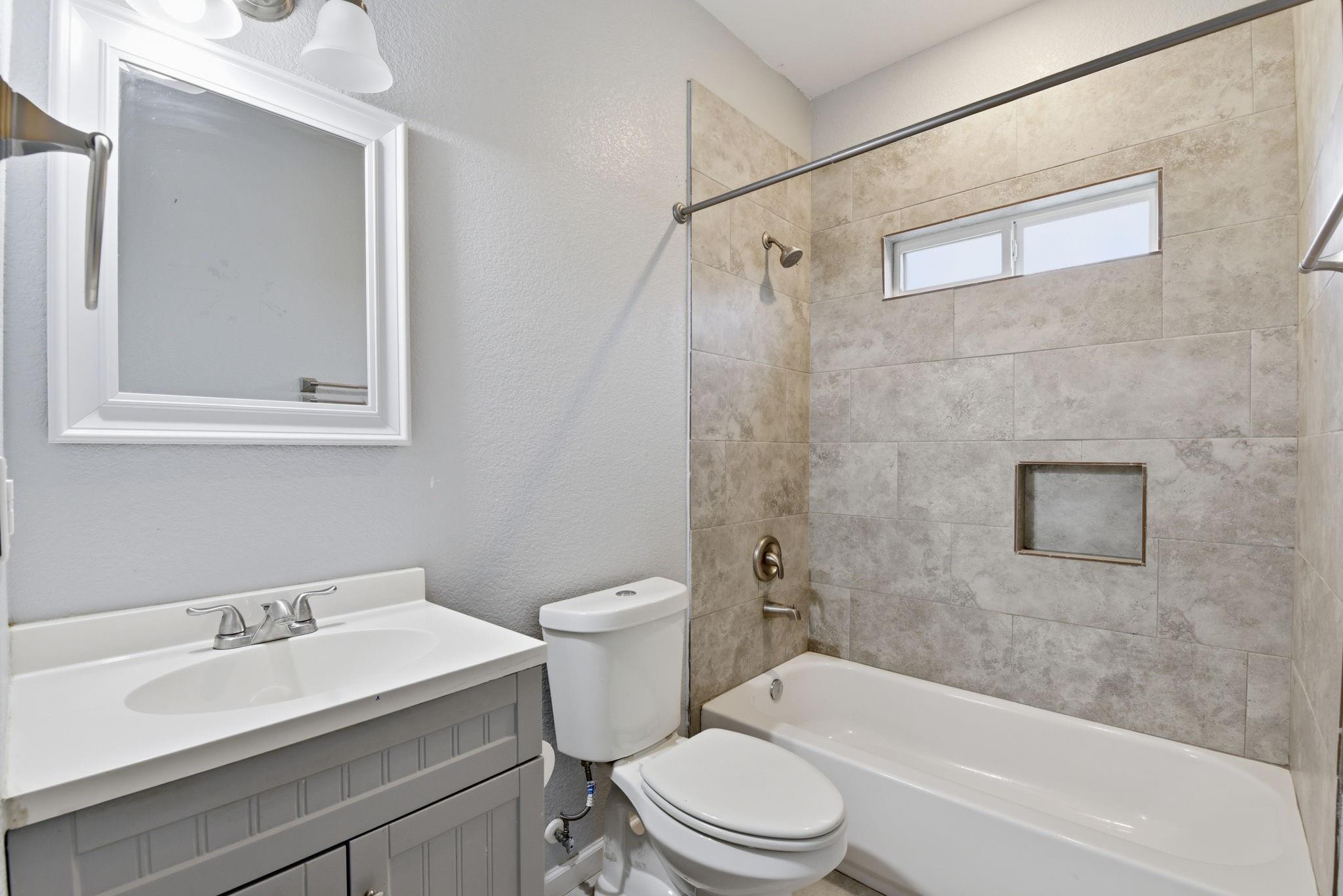 16831 Balmoral