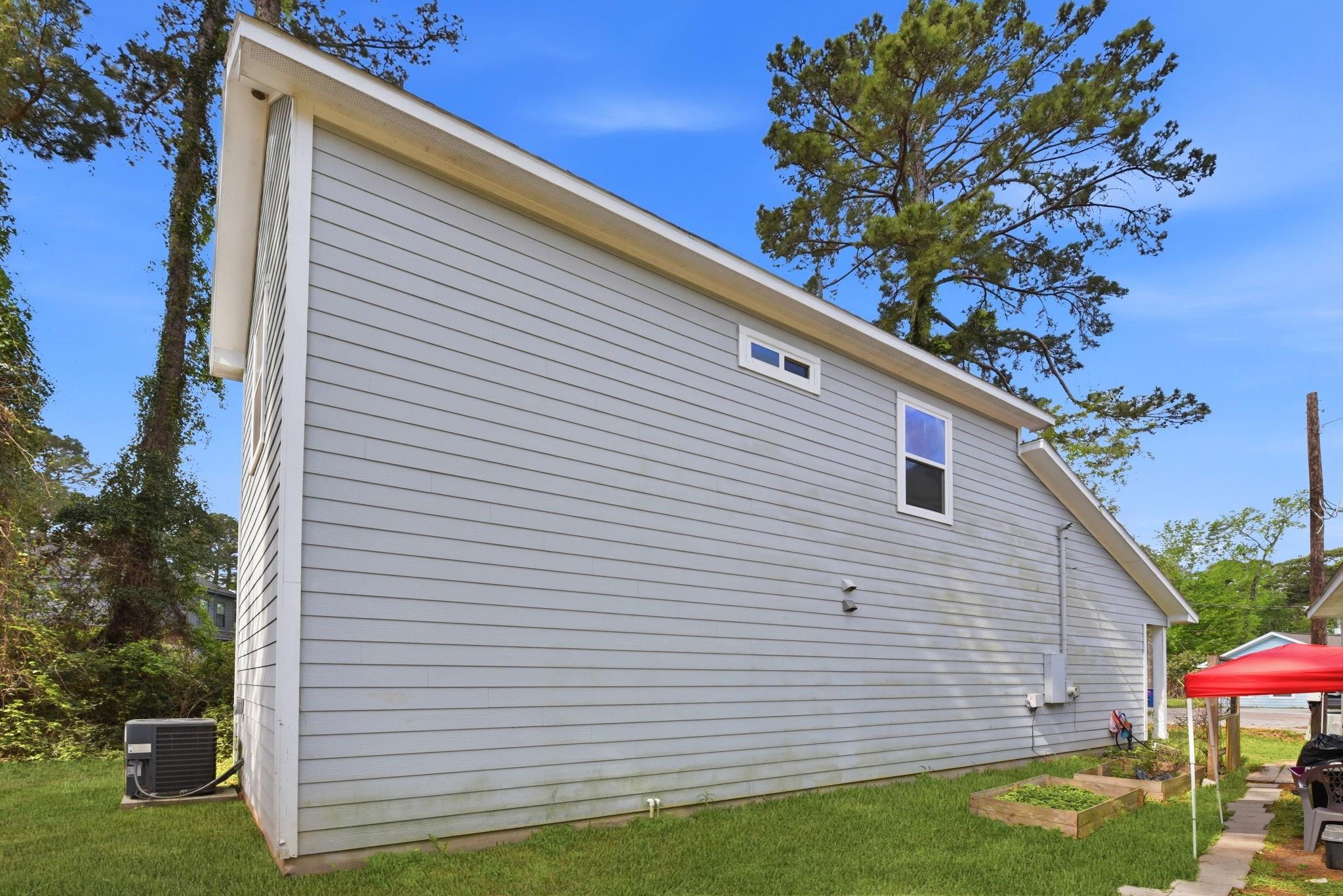 16831 Balmoral
