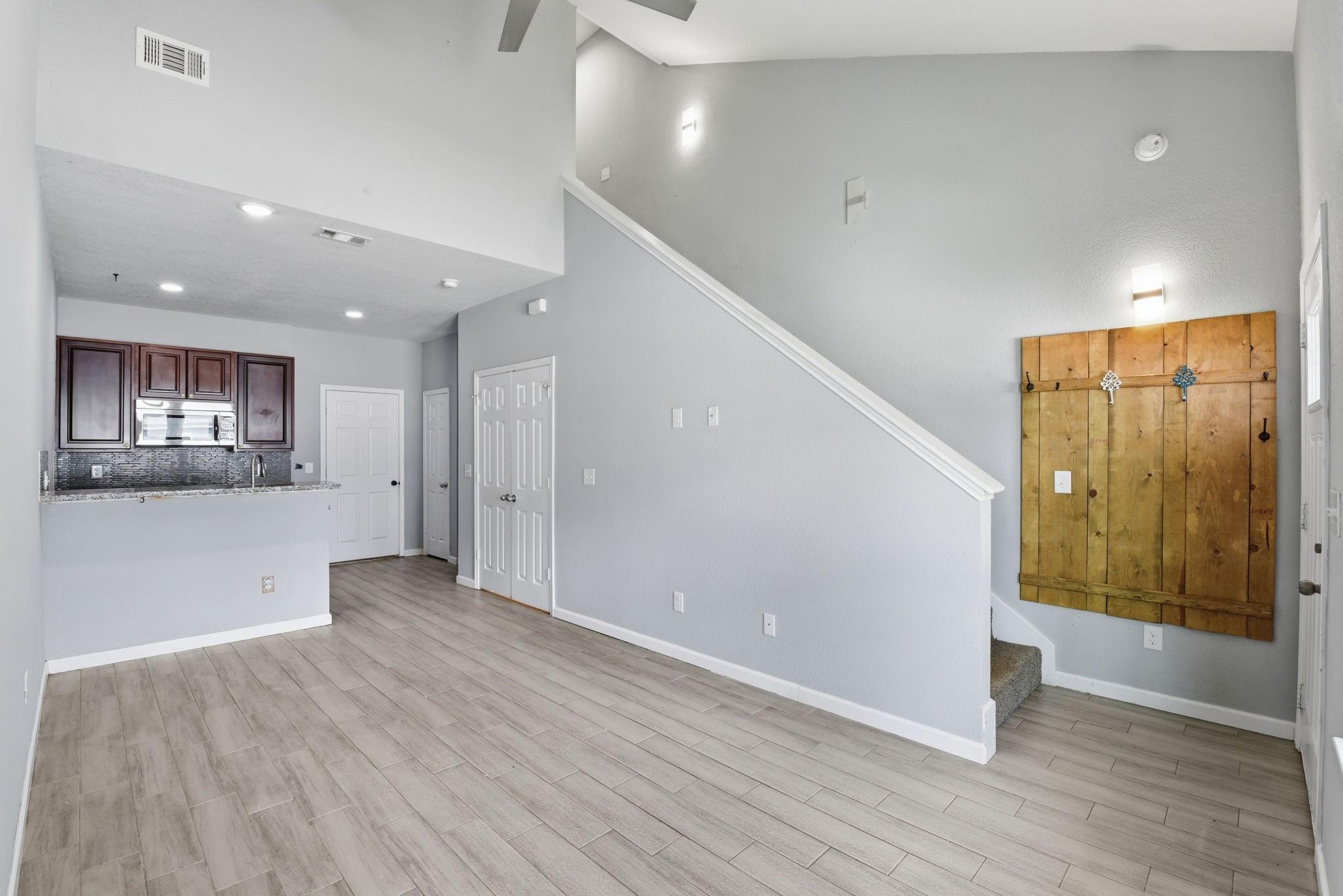 16831 Balmoral