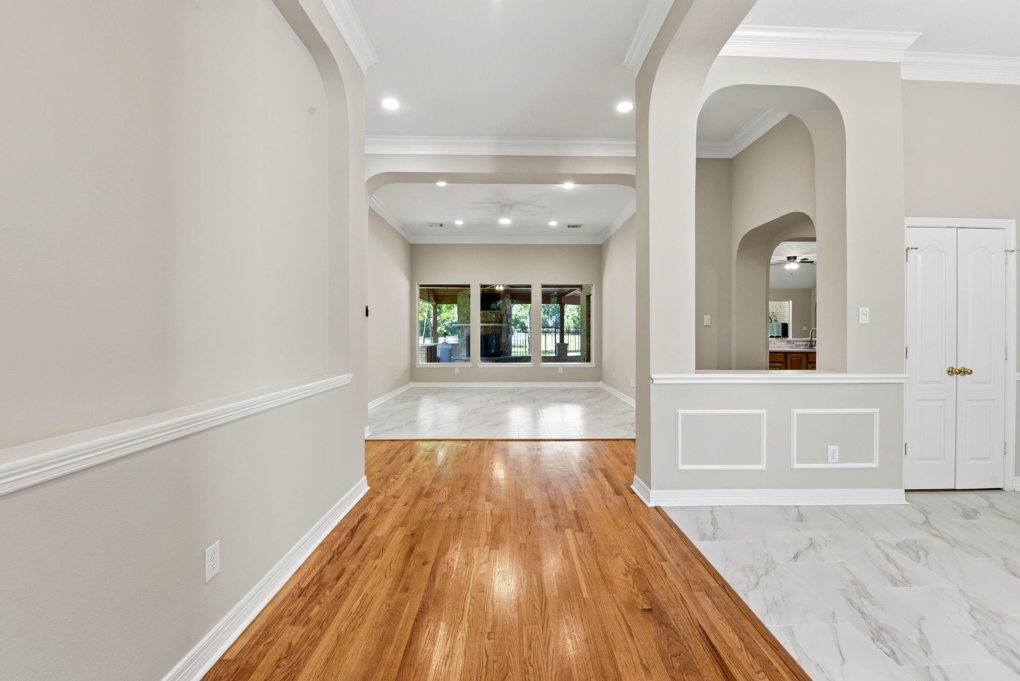 10965 Lake Forest Drive