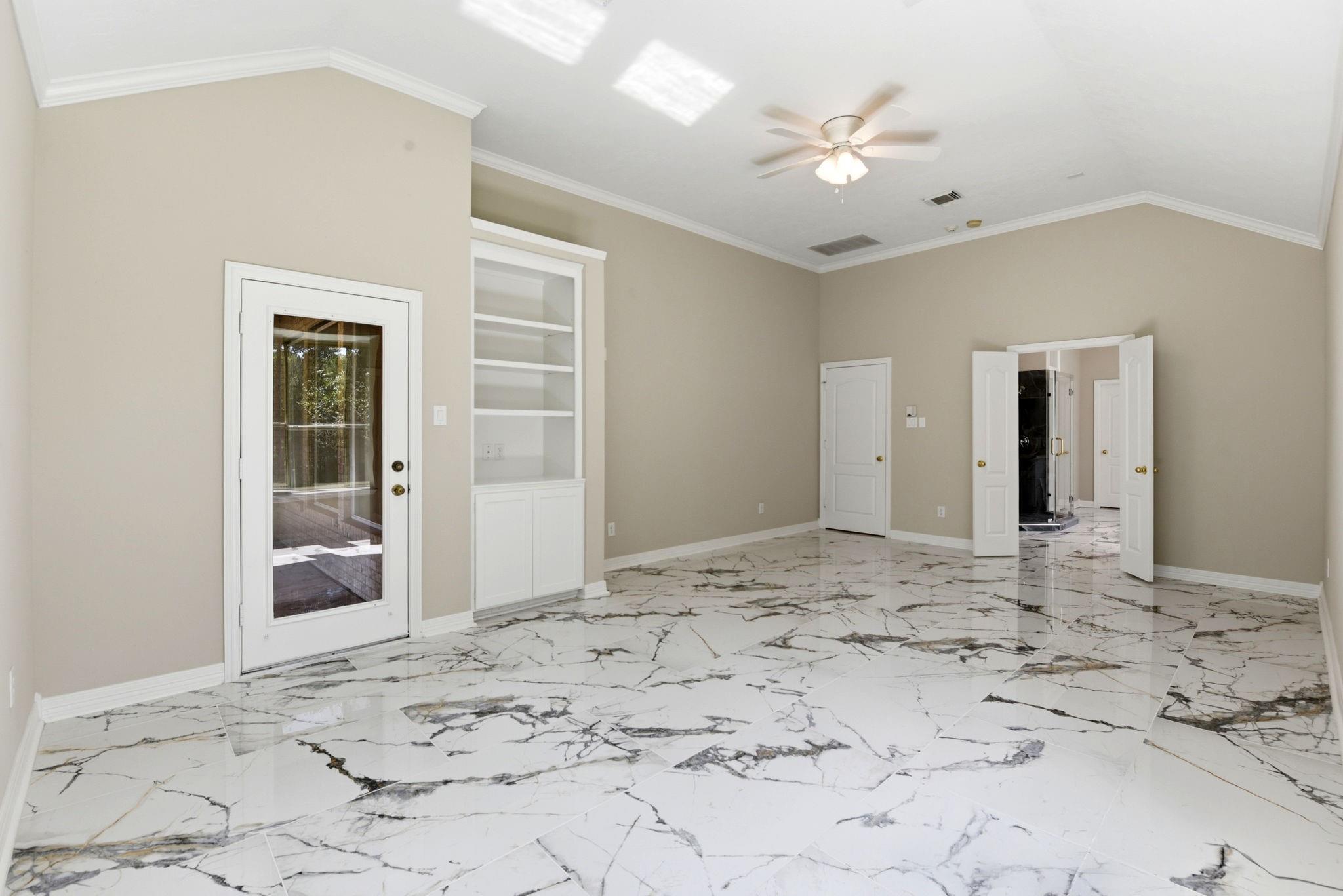 10965 Lake Forest Drive