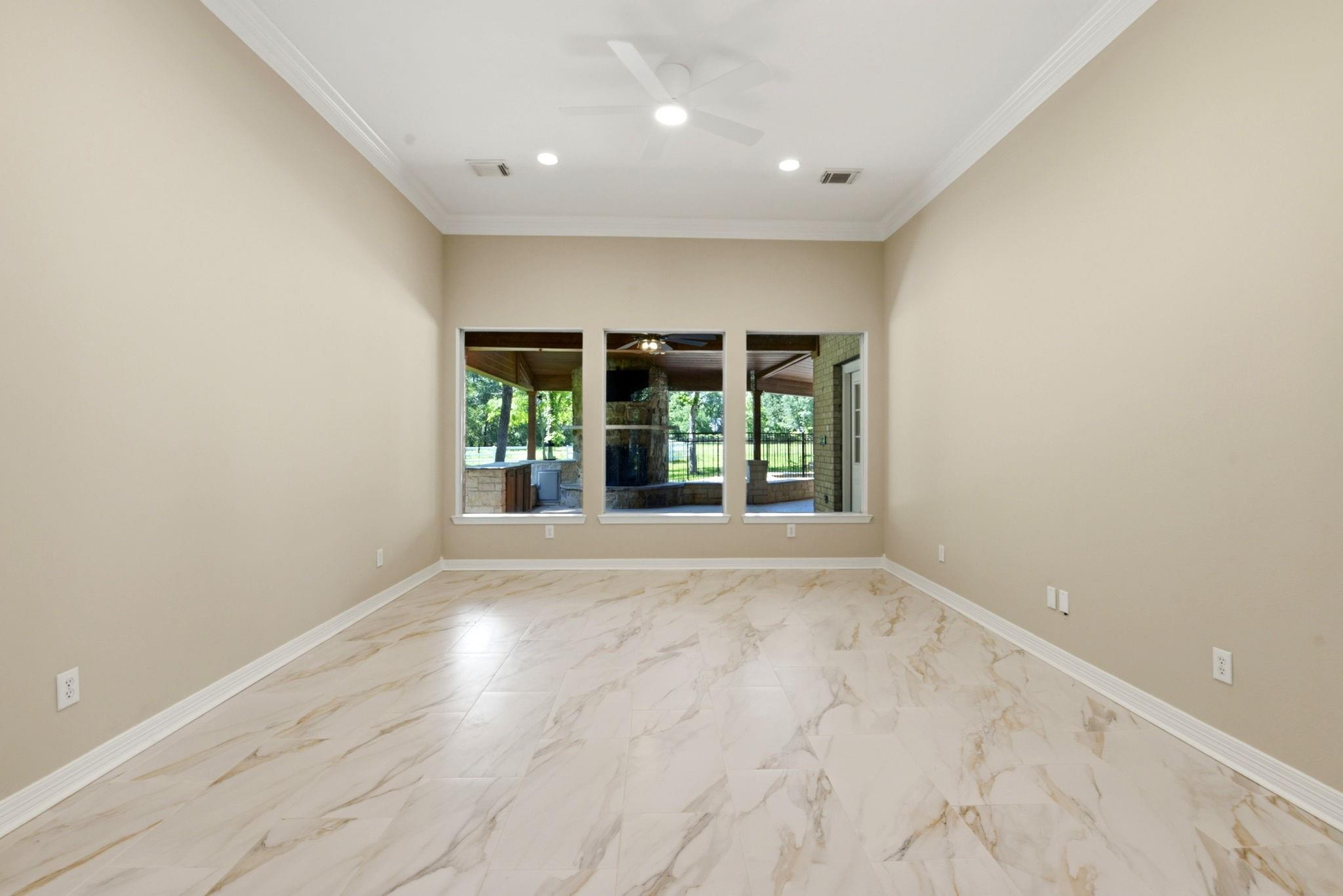 10965 Lake Forest Drive