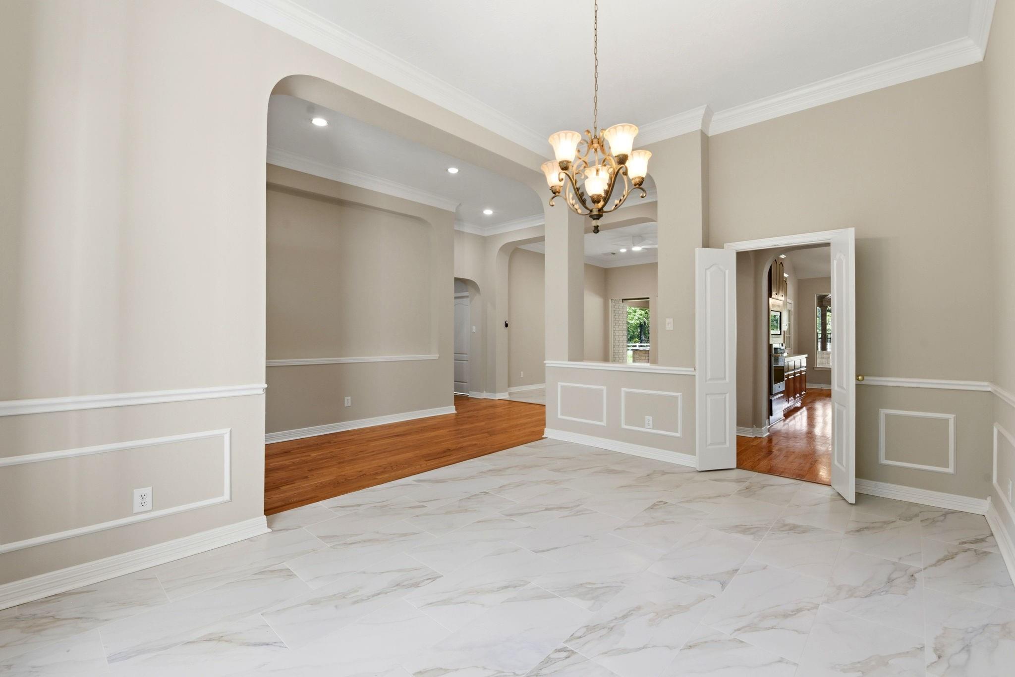 10965 Lake Forest Drive