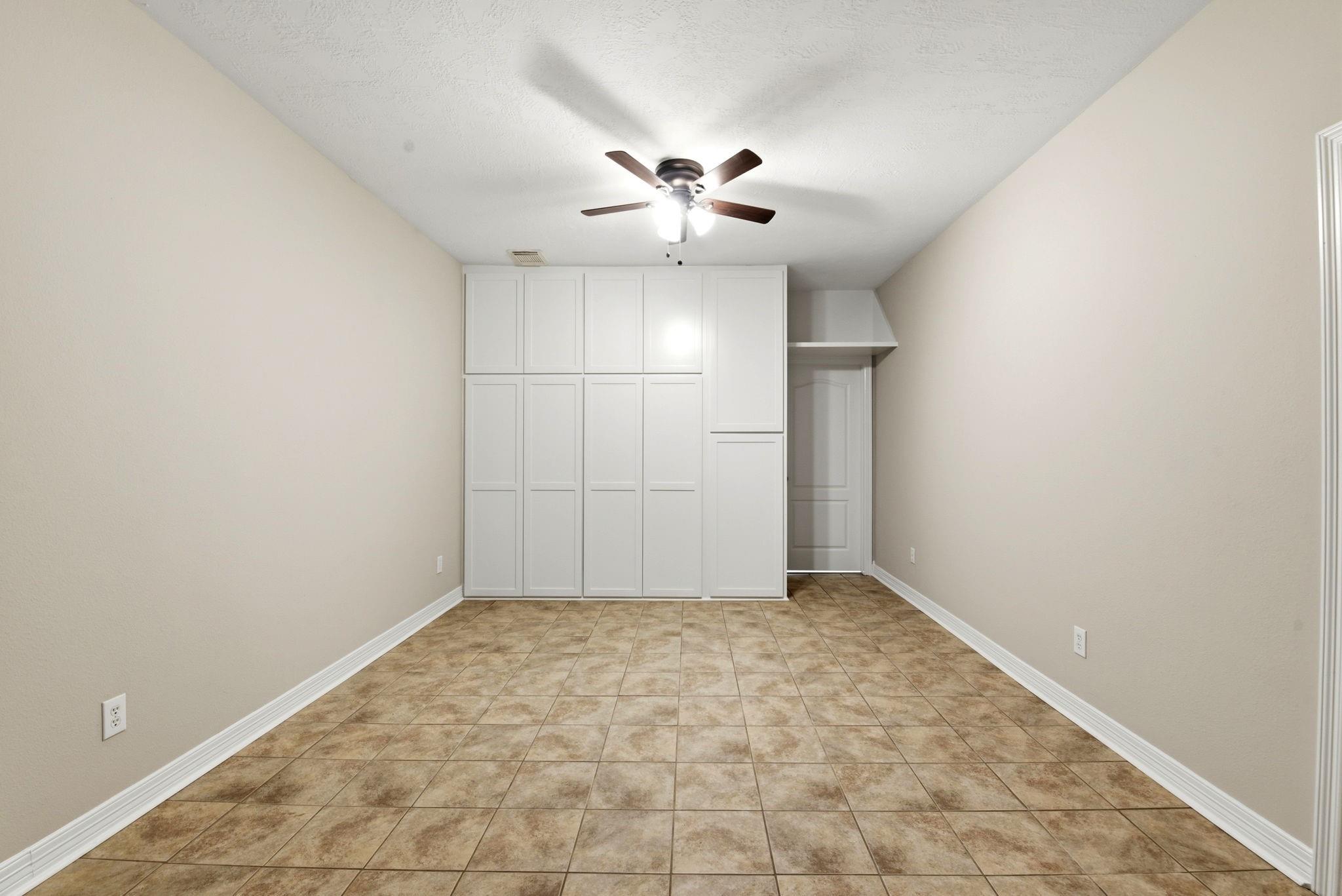 10965 Lake Forest Drive