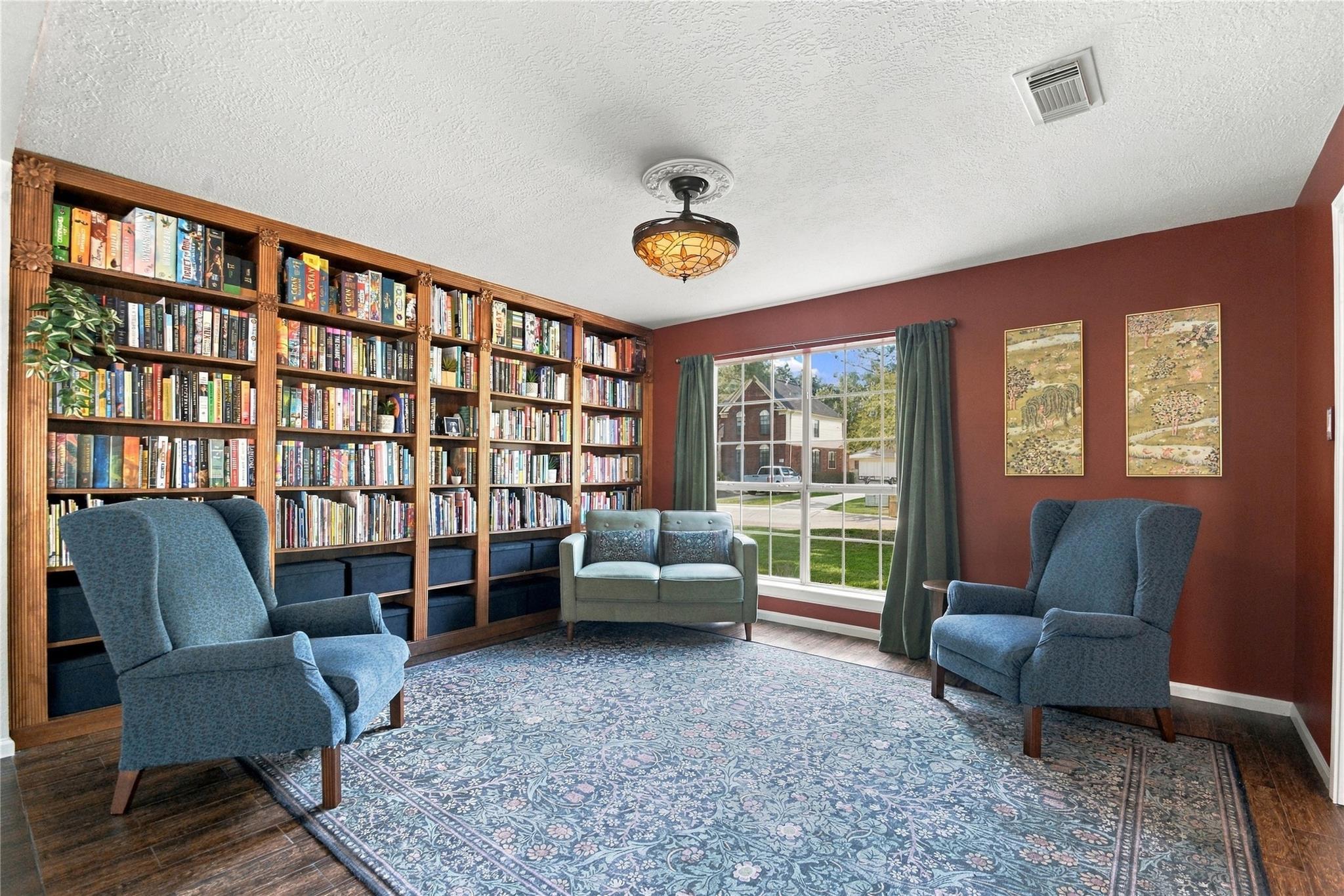309 E Golden Arrow Circle
