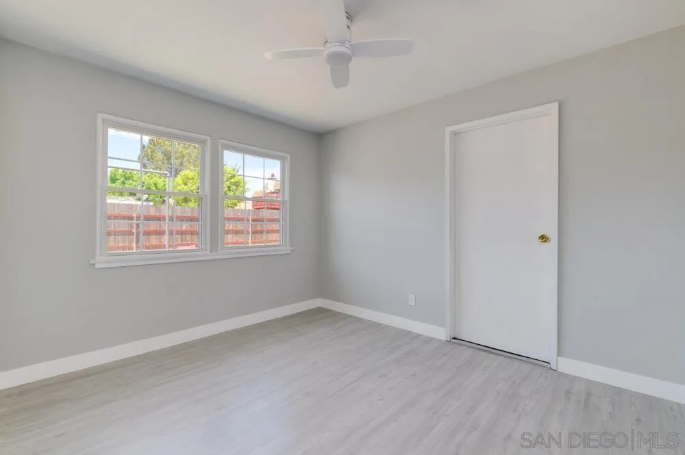 4568 Clairemont Dr