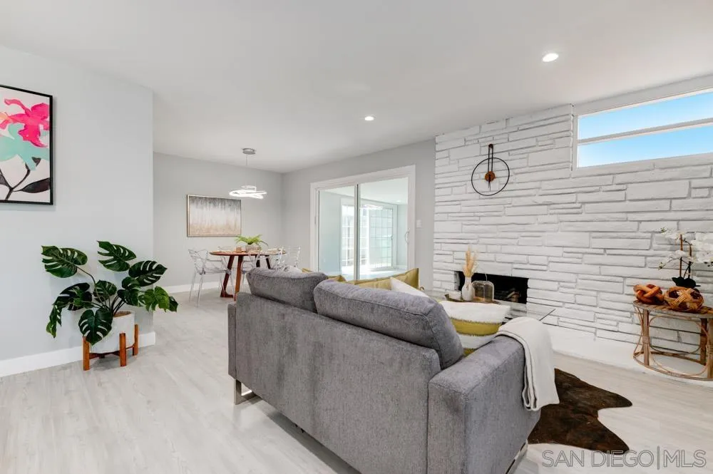 4568 Clairemont Dr