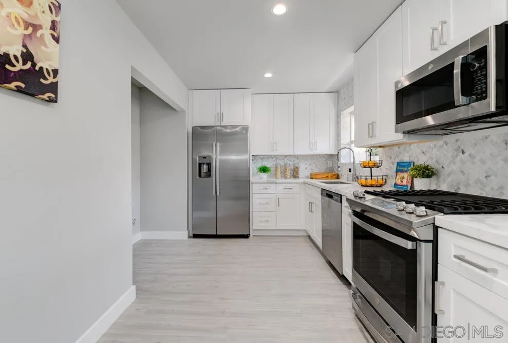 4568 Clairemont Dr