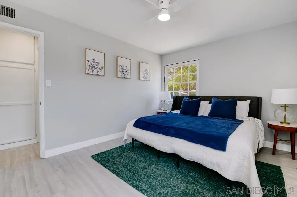 4568 Clairemont Dr