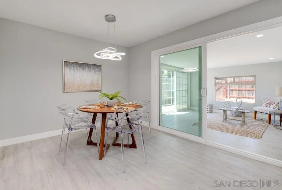 4568 Clairemont Dr
