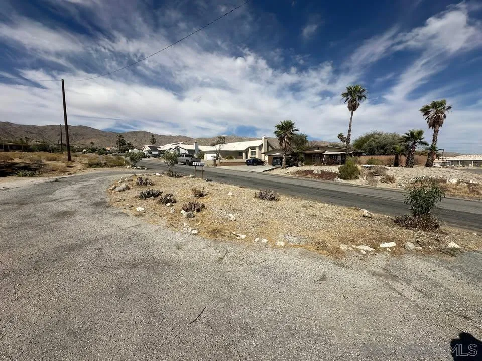 10485 Santa Cruz Rd