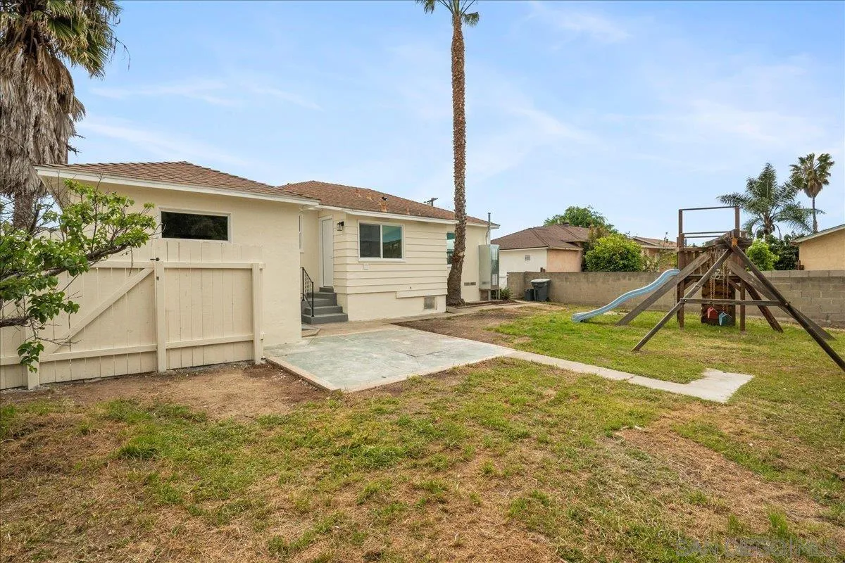 7486 Muriel Pl