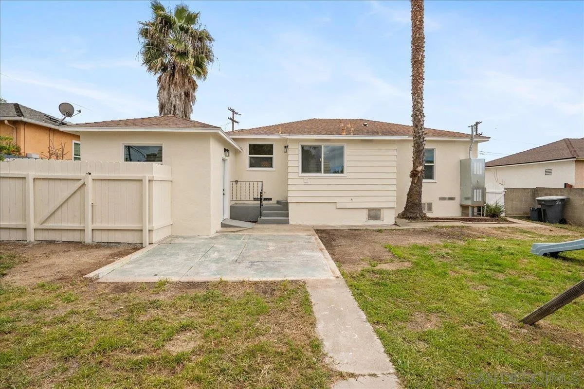 7486 Muriel Pl