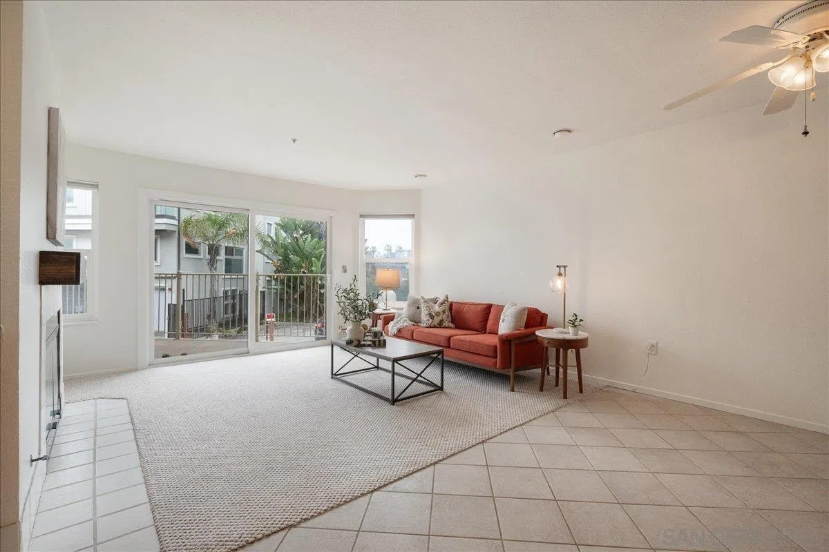 600 N The Strand Unit 51