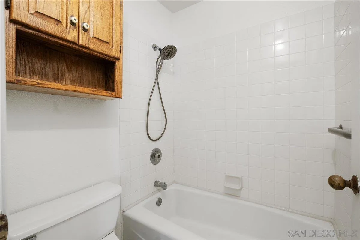 600 N The Strand Unit 51