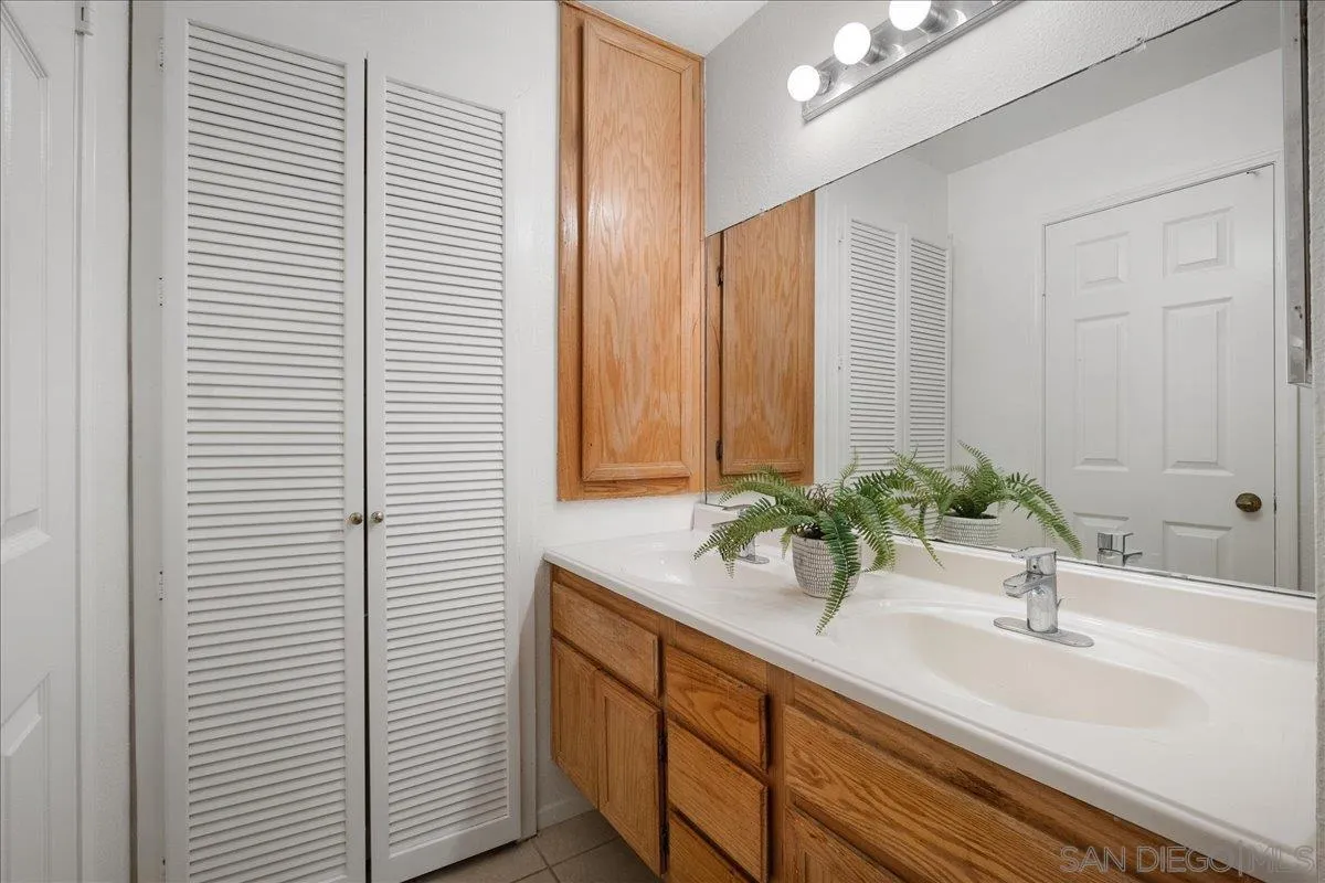 600 N The Strand Unit 51
