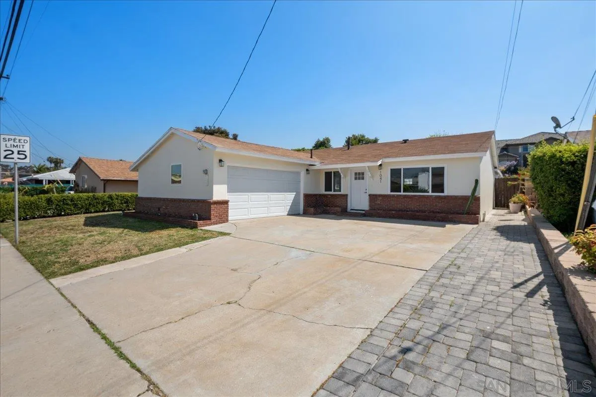 1041 Angelo Dr