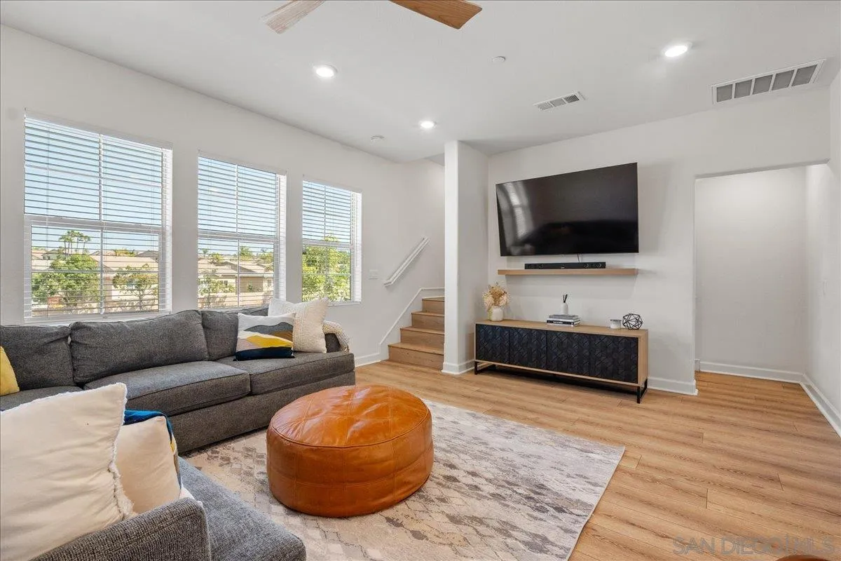 4373 Pacifica Way Unit 9