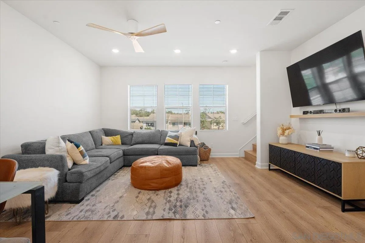 4373 Pacifica Way Unit 9