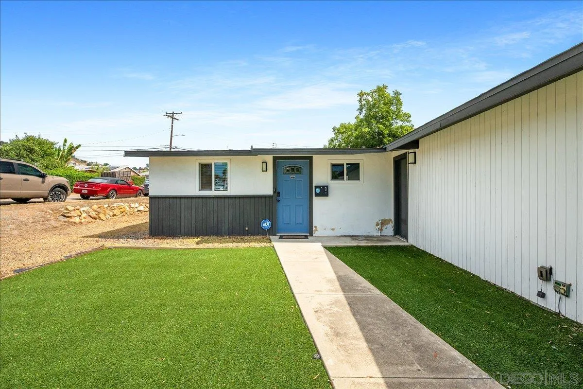 861 Paraiso Ave