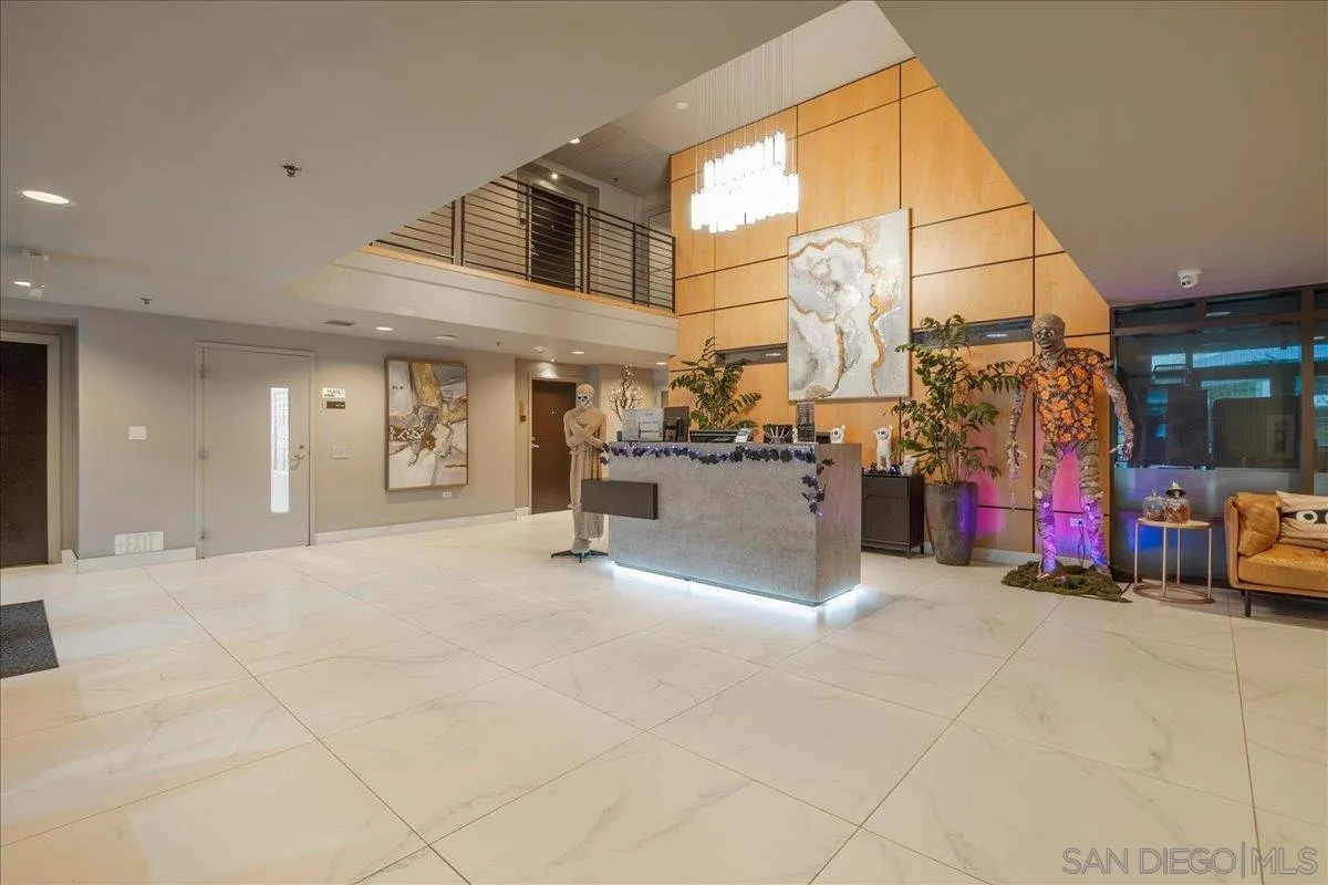 425 W W Beech St Unit 503, San Diego Unit: 503