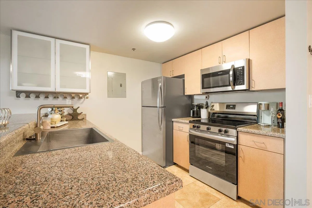 425 W W Beech St Unit 503, San Diego Unit: 503