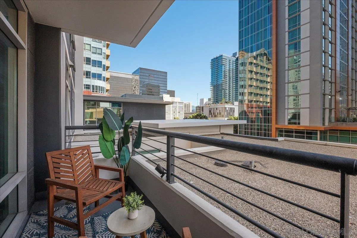 425 W W Beech St Unit 503, San Diego Unit: 503