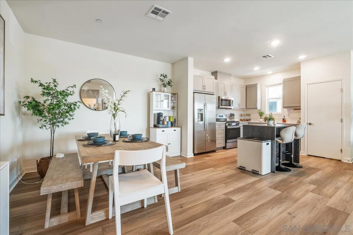 5464 Shorefront Dr Unit 143