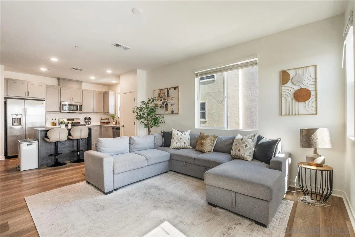 5464 Shorefront Dr Unit 143