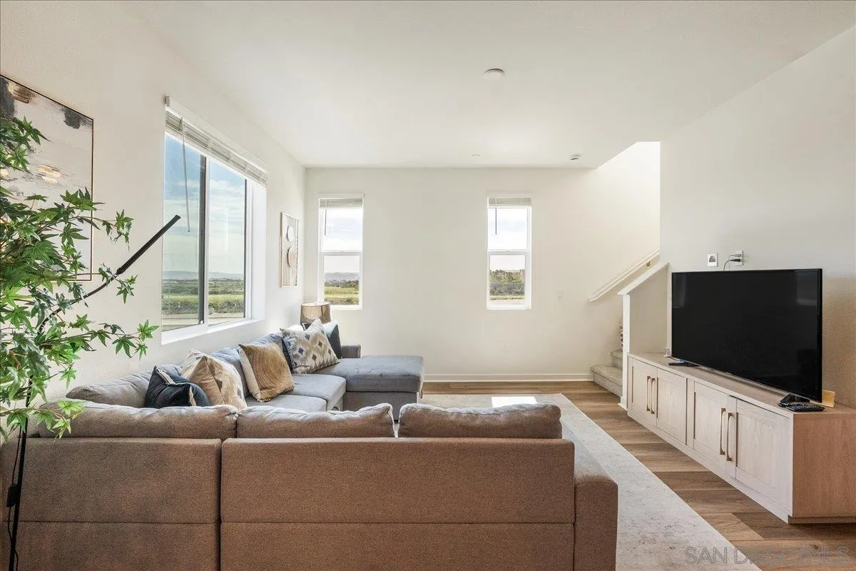 5464 Shorefront Dr Unit 143