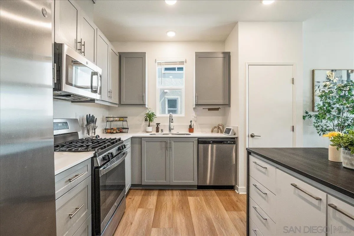 5464 Shorefront Dr Unit 143