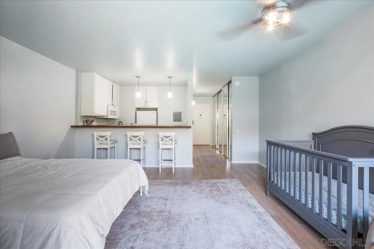 4600 Lamont Unit 224