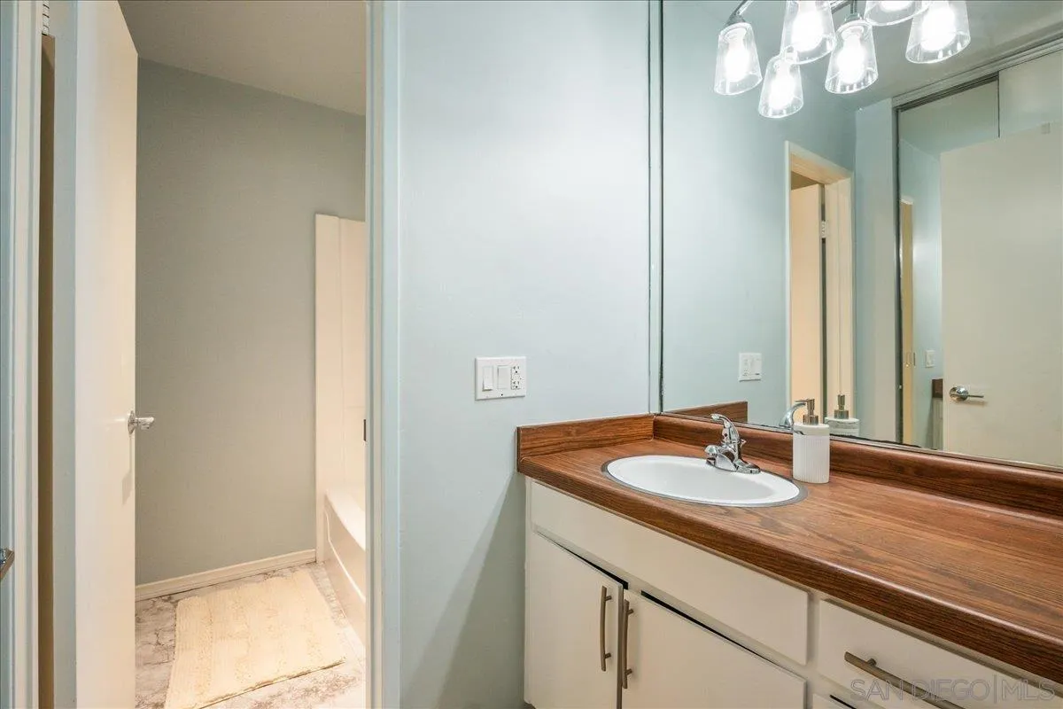4600 Lamont Unit 224