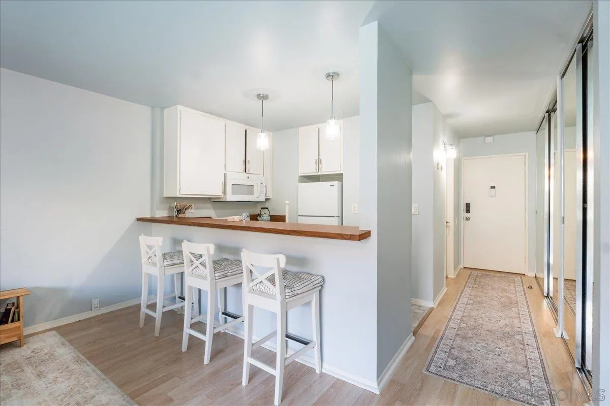4600 Lamont Unit 224