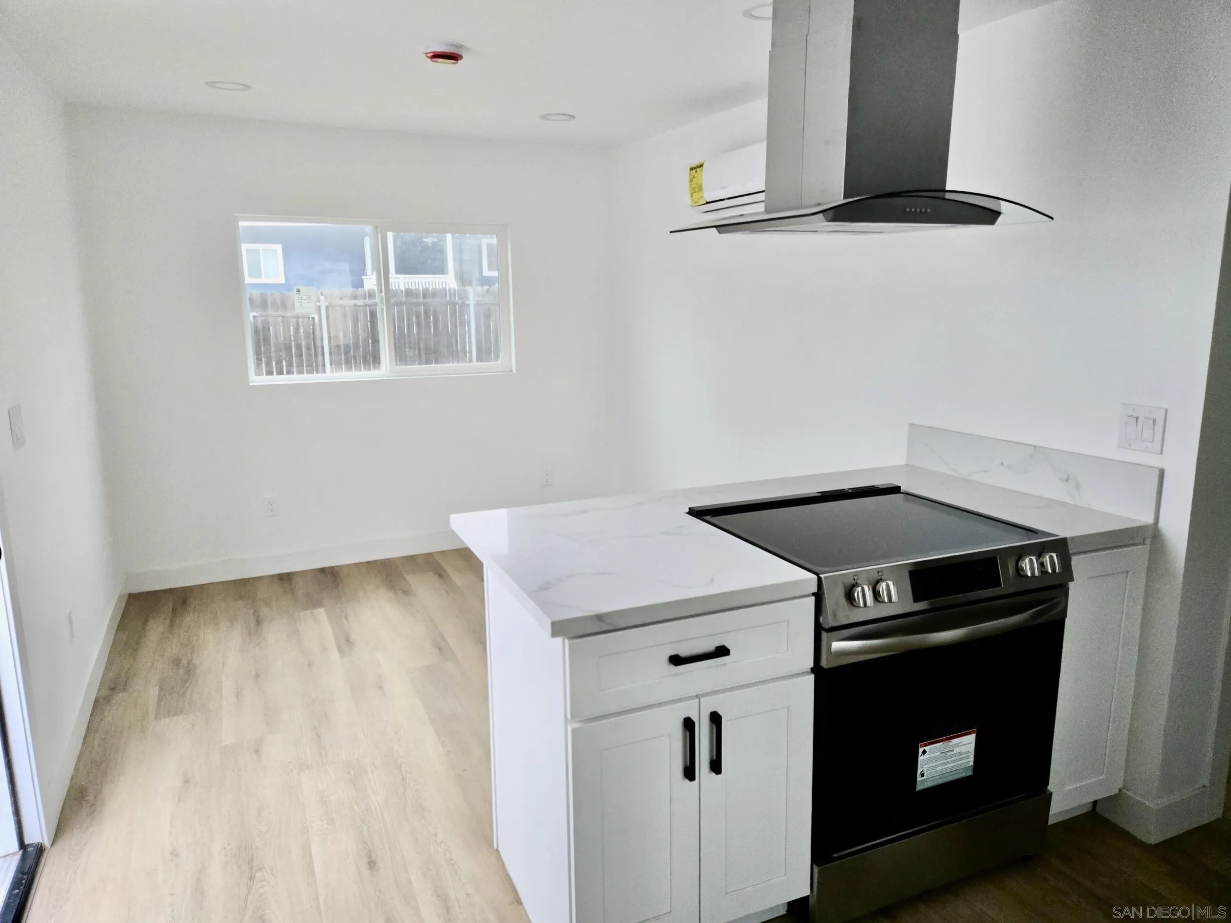 1086 7th St Unit 999