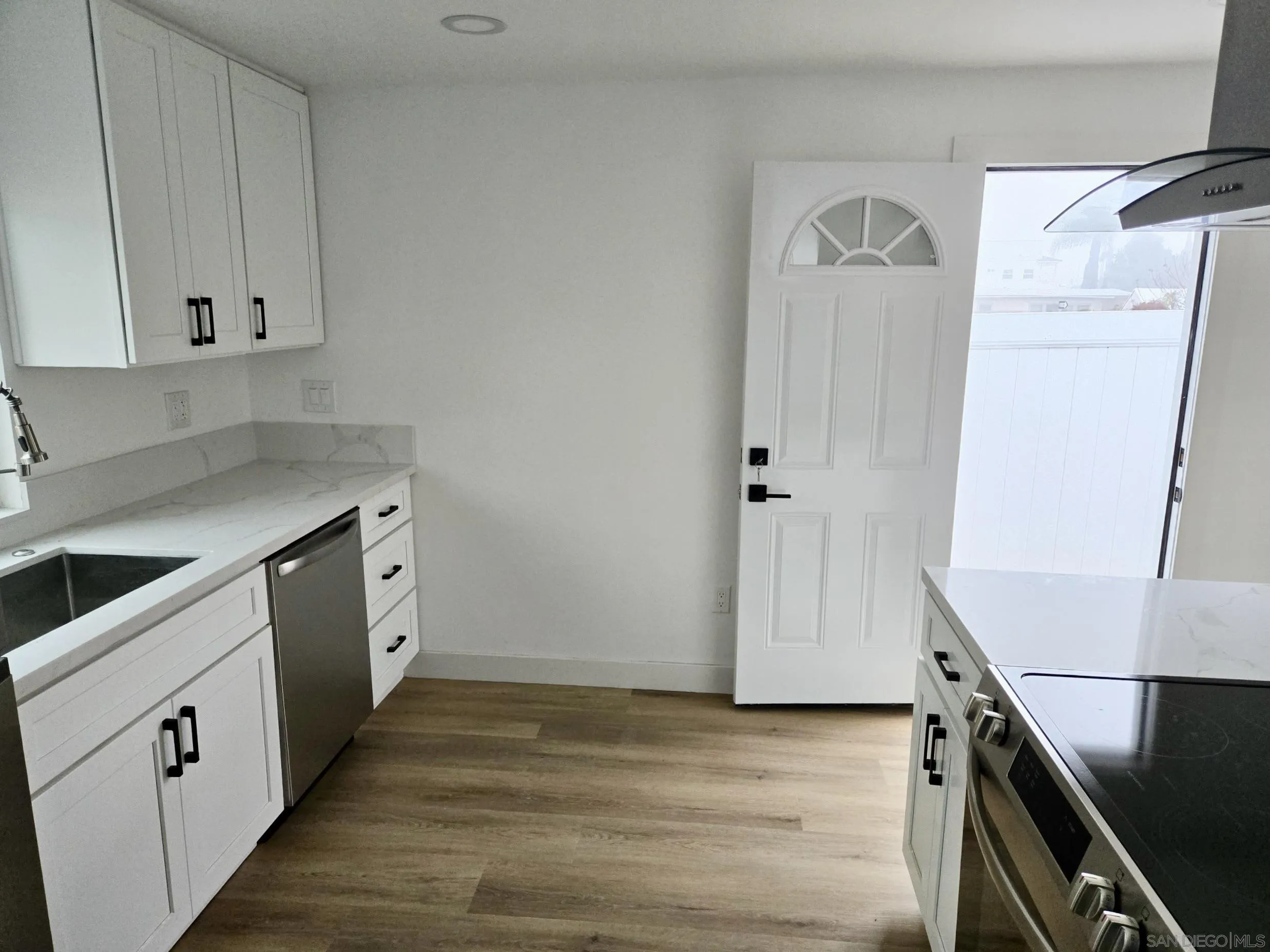 1086 7th St Unit 999