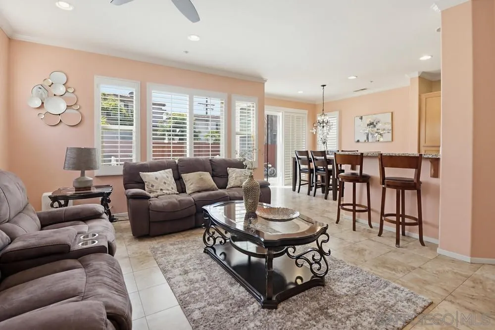 2318 Gardenia