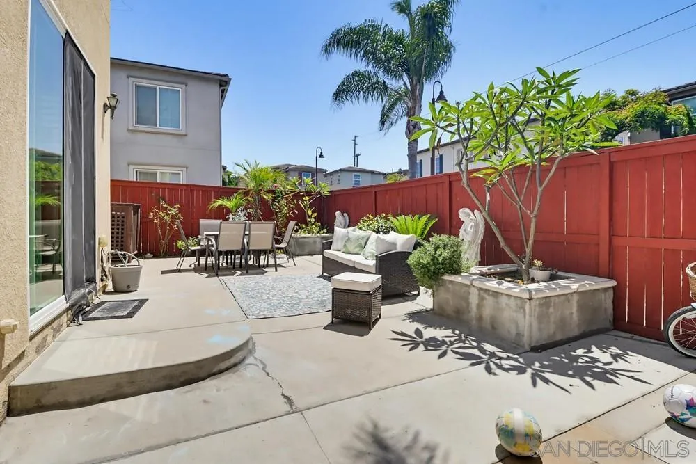 2318 Gardenia