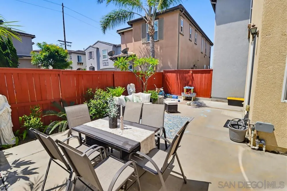 2318 Gardenia