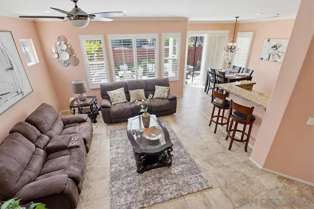 2318 Gardenia