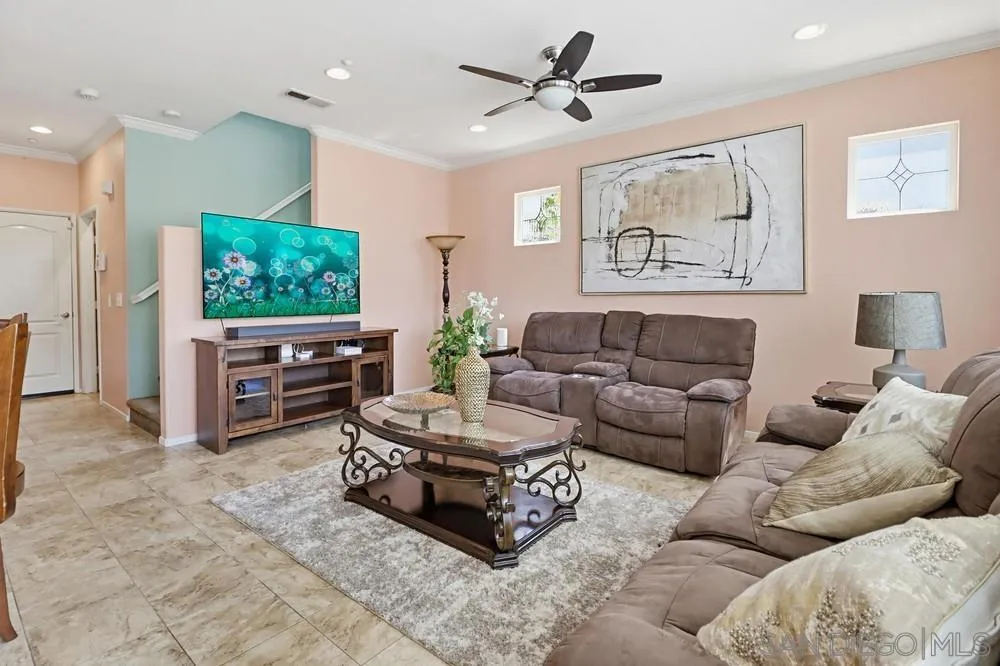 2318 Gardenia