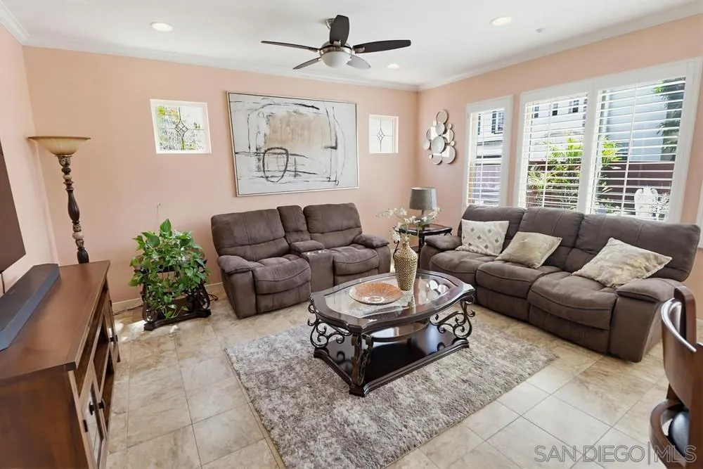 2318 Gardenia