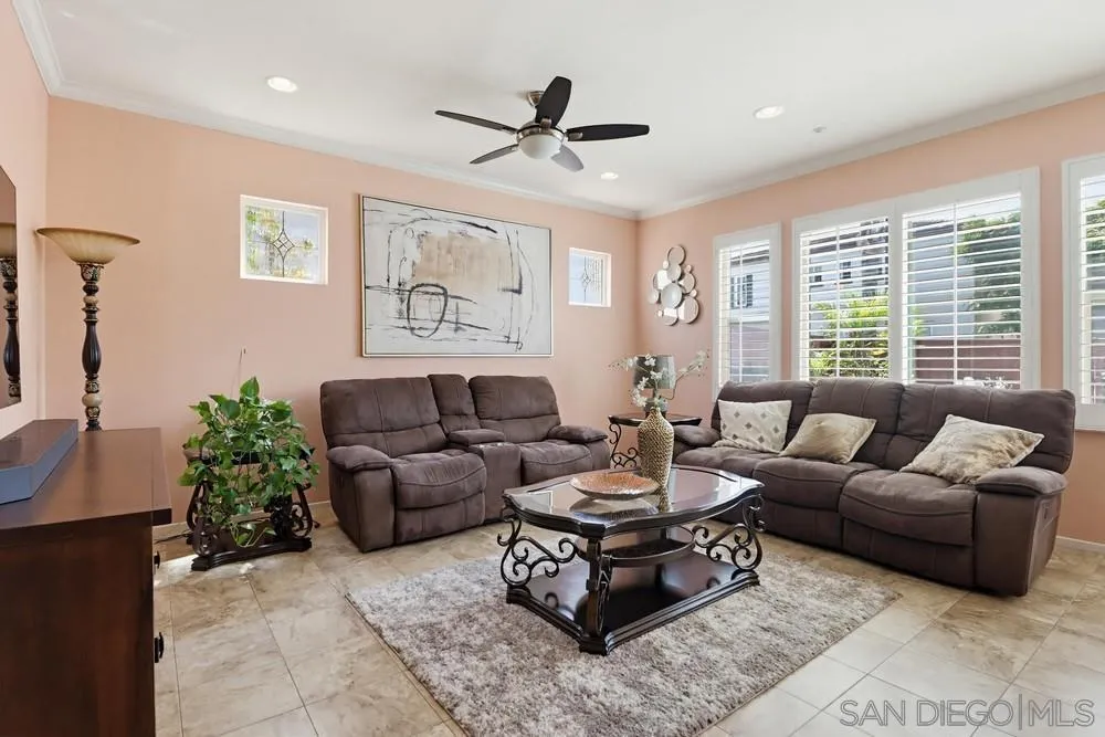 2318 Gardenia