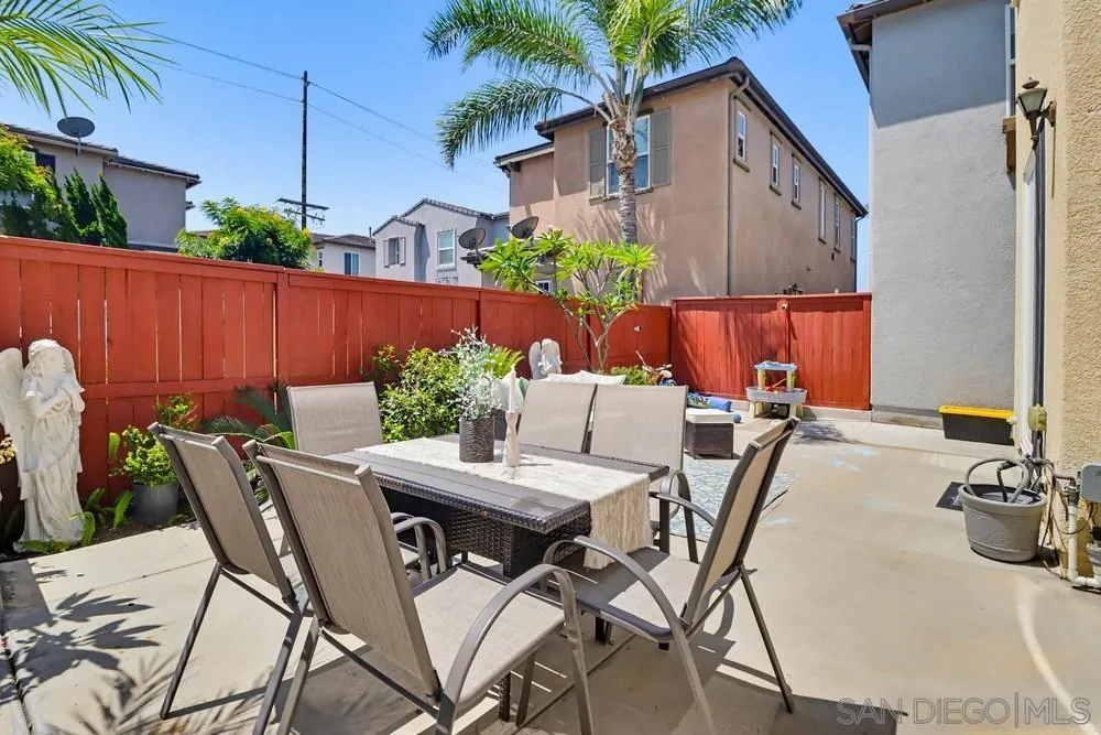 2318 Gardenia