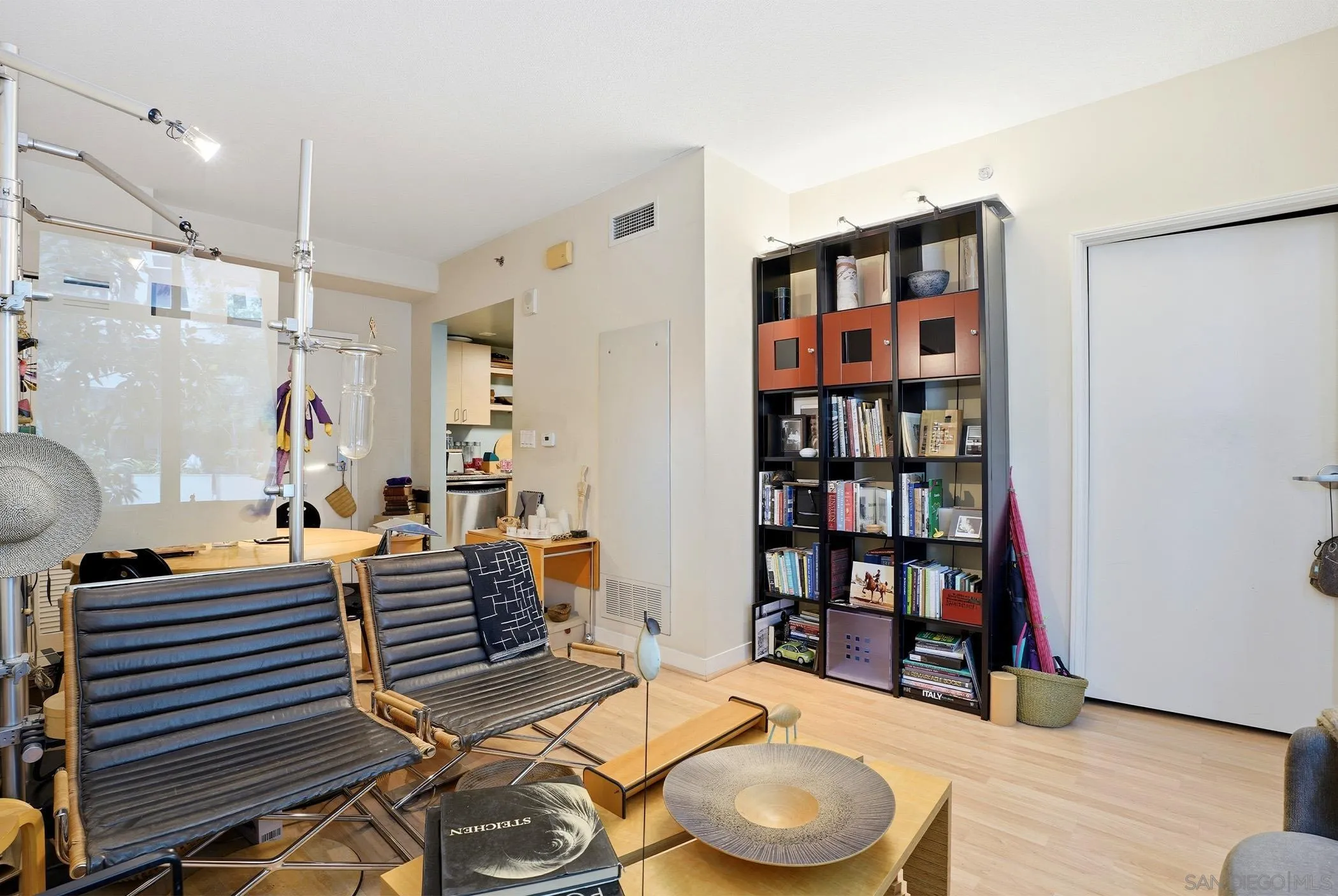 425 W Beech St Unit 107