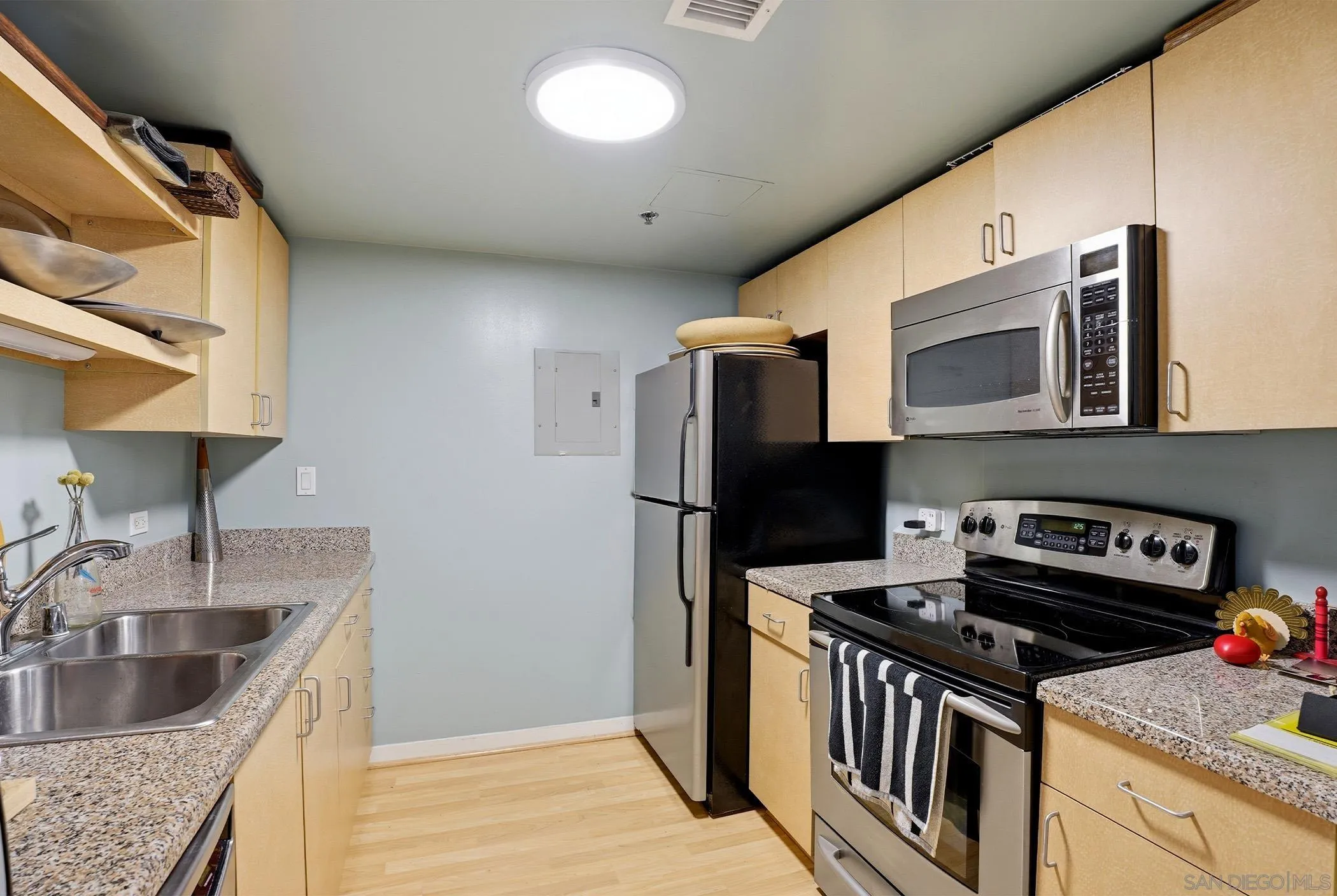 425 W Beech St Unit 107